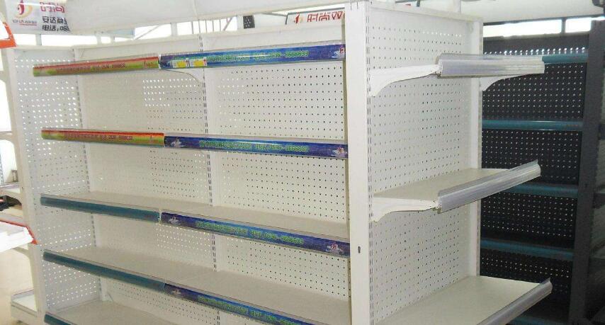 根據(jù)超市的空間大小我們選擇貨架尺寸也是不同的