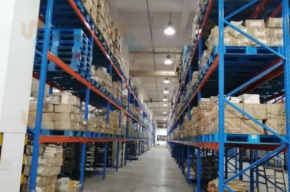 河北貨架廠家4種常見種類的托盤式貨架